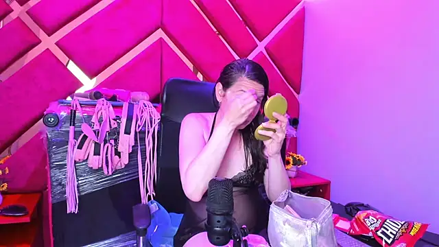 Kylie Bloom online show from 24, 6, 2026