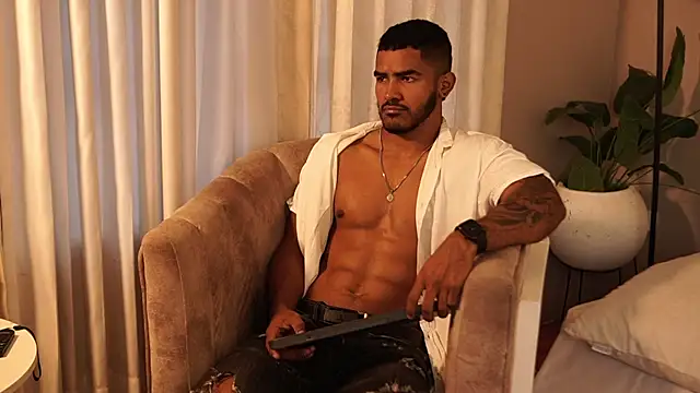 Snapshot of Reik_Vonn chatting on 16, 10, 2025 Reik Vonn online show from 16, 10, 2025