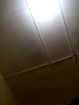 Snapshot of Expose_Queen chatting on 17, 11, 2025 Expose Queen online show from 17, 11, 2025