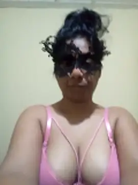 Snapshot of Expose_Queen chatting on 1, 12, 2025 Expose Queen online show from 1, 12, 2025