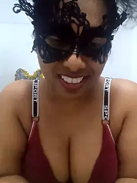 Expose Queen online show from 9, 7, 2026