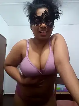 Expose Queen online show from 4, 8, 2026