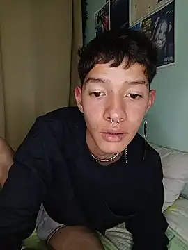 Snapshot of heyy_noah11 chatting on 15, 5, 2026 heyy noah11 online show from 15, 5, 2026
