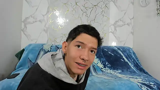 Snapshot of heyy_noah11 chatting on 8, 6, 2026 heyy noah11 online show from 8, 6, 2026