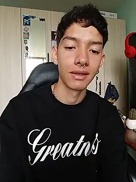 Snapshot of heyy_noah11 chatting on 21, 7, 2026 heyy noah11 online show from 21, 7, 2026