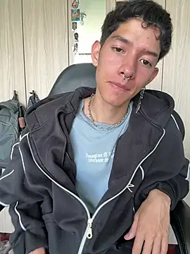 Snapshot of heyy_noah11 chatting on 31, 7, 2026 heyy noah11 online show from 31, 7, 2026