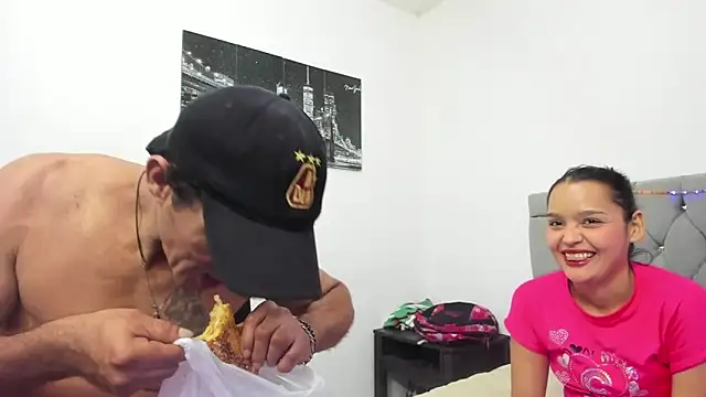 Snapshot of Sofi_And_Santy chatting on 3, 2, 2026 Sofi And Santy online show from 3, 2, 2026