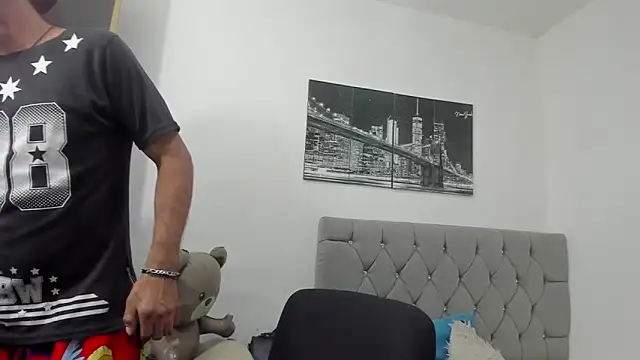 Snapshot of Sofi_And_Santy chatting on 1, 3, 2026 Sofi And Santy online show from 1, 3, 2026