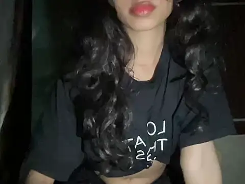 Snapshot of youngriri2 chatting on 19, 10, 2025 youngriri2 online show from 19, 10, 2025