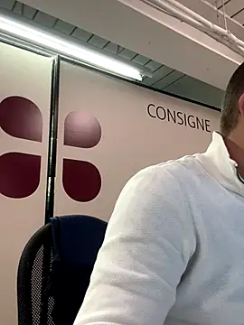 Snapshot of AlexGogo23 chatting on 31, 10, 2025 AlexGogo23 online show from 31, 10, 2025