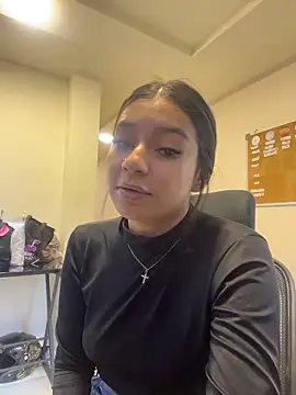 AlyssaRay online show from 29, 4, 2026