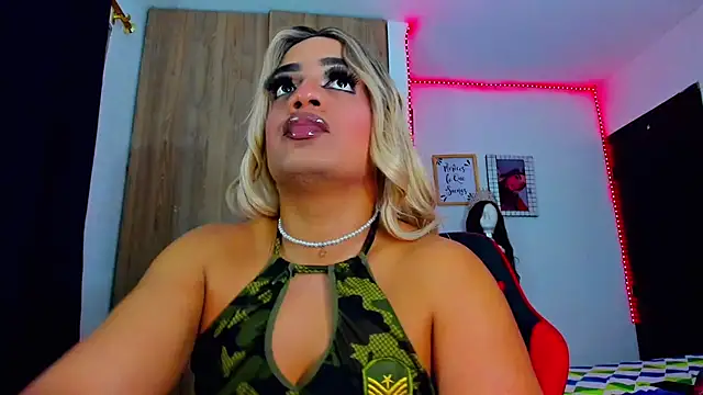 Snapshot of Sofiabigcock22 chatting on 28, 7, 2026 Sofiabigcock22 online show from 28, 7, 2026