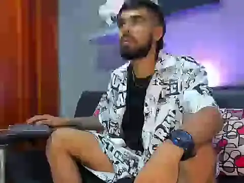 Snapshot of black_kameron_ chatting on 2, 11, 2025 black kameron online show from 2, 11, 2025