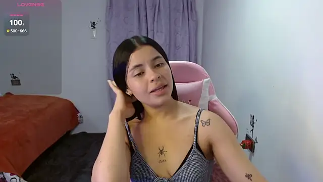 Snapshot of Megan_ve chatting on 25, 10, 2025 Megan ve online show from 25, 10, 2025