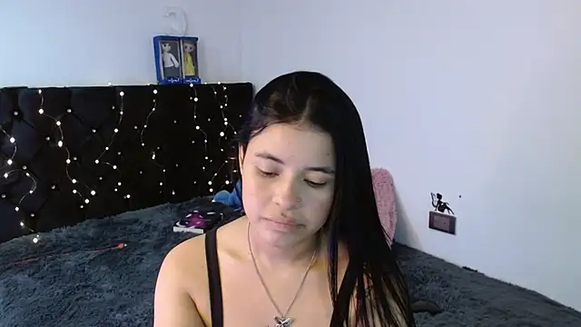 Snapshot of Megan_ve chatting on 28, 10, 2025 Megan ve online show from 28, 10, 2025