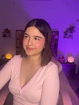 Snapshot of MIACUTEE_ chatting on 15, 10, 2025 MIACUTEE online show from 15, 10, 2025