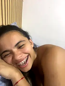 Snapshot of safadinhaquenteW chatting on 15, 10, 2025 safadinhaquenteW online show from 15, 10, 2025