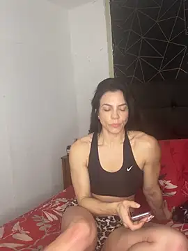 Snapshot of Kattefit chatting on 2, 12, 2025 Kattefit online show from 2, 12, 2025