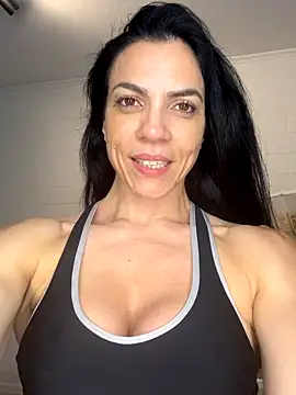 Snapshot of Kattefit chatting on 3, 12, 2025 Kattefit online show from 3, 12, 2025