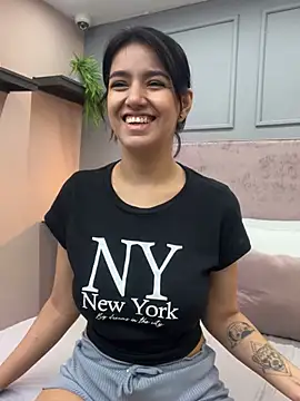 Snapshot of 1evelinewood chatting on 27, 2, 2025 1evelinewood online show from 27, 2, 2025