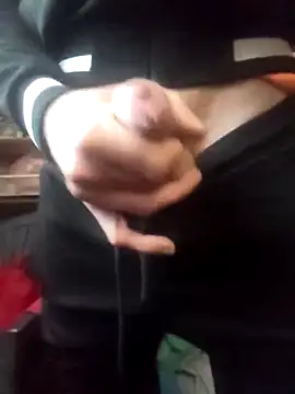 Snapshot of szabi1995 chatting on 1, 12, 2025 szabi1995 online show from 1, 12, 2025