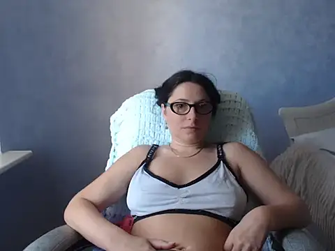 LuckyLisa23 online show from 27, 6, 2026