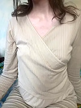 Snapshot of KittieCreme chatting on 2, 11, 2025 KittieCreme online show from 2, 11, 2025