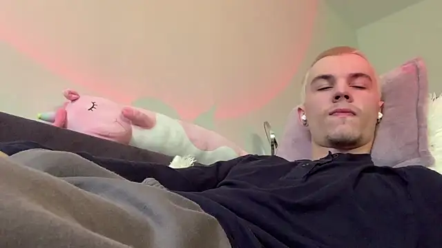 Jeremy1Scott online show from 27, 6, 2026