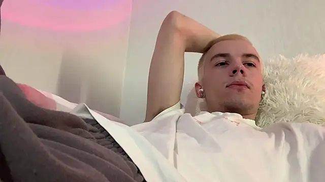 Jeremy1Scott online show from 9, 8, 2026