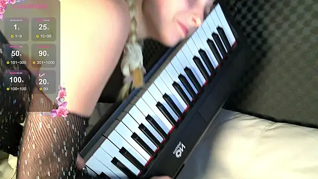 Fluffy Cloude online show from 28, 7, 2026