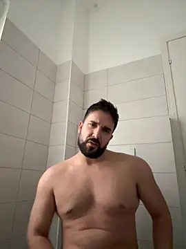 Snapshot of ReDiBastoni90 chatting on 18, 10, 2025 ReDiBastoni90 online show from 18, 10, 2025