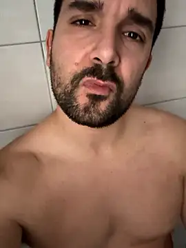 Snapshot of ReDiBastoni90 chatting on 25, 10, 2025 ReDiBastoni90 online show from 25, 10, 2025