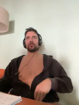 Snapshot of ReDiBastoni90 chatting on 29, 10, 2025 ReDiBastoni90 online show from 29, 10, 2025