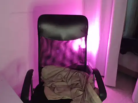 Snapshot of KingSuccubus chatting on 17, 10, 2025 KingSuccubus online show from 17, 10, 2025