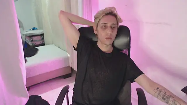 Snapshot of KingSuccubus chatting on 8, 11, 2025 KingSuccubus online show from 8, 11, 2025