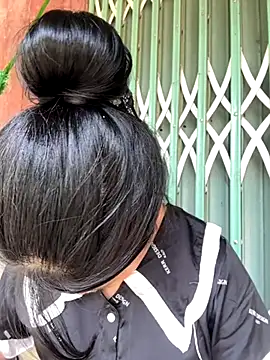 Snapshot of Linh-xxx chatting on 15, 10, 2025 Linh-xxx online show from 15, 10, 2025