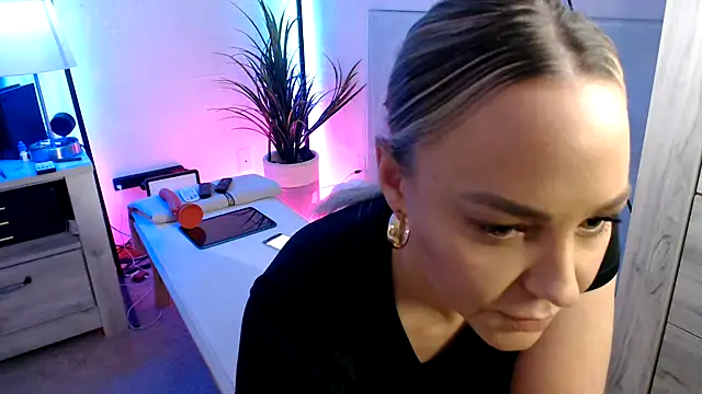 sofiahothead online show from 30, 3, 2026