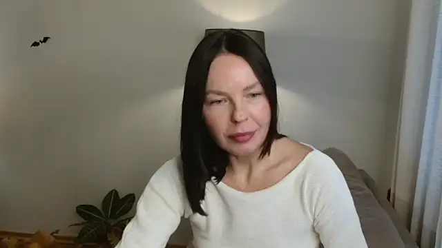 LittleNicolee online show from 21, 10, 2025