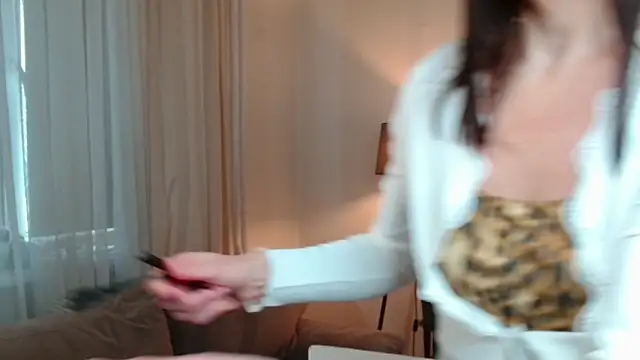 LittleNicolee online show from 16, 2, 2026