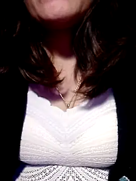 YiyinLy online show from 3, 2, 2026