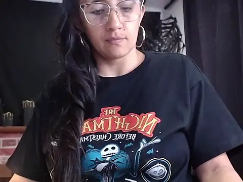 Lucyy Naugthy online show from 28, 10, 2025