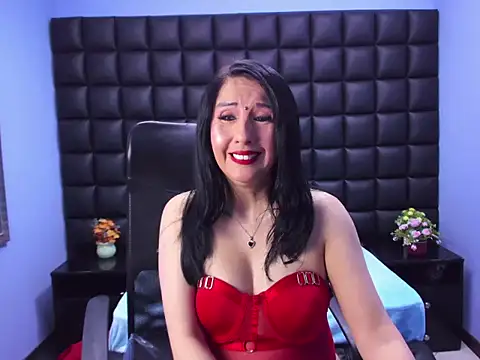 Agatha Leon  online show from 6, 11, 2025