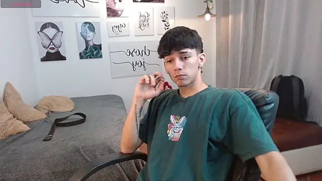 AmethystShadow17 online show from 4, 11, 2025