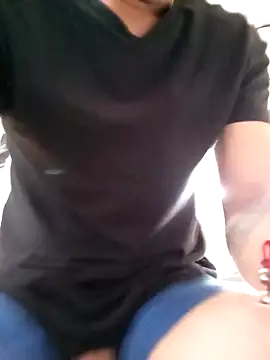 Snapshot of SinGuin23 chatting on 16, 10, 2025 SinGuin23 online show from 16, 10, 2025