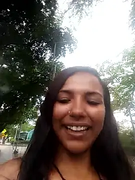 Stephanie-Reyes online show from 27, 10, 2025