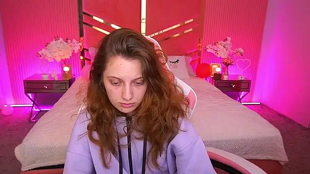 CuteeFoxy online show from 18, 12, 2025