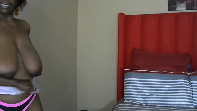 Snapshot of AfroGodesss124 chatting on 15, 1, 2026 AfroGodesss124 online show from 15, 1, 2026