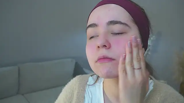 AdelineToon online show from 20, 10, 2025