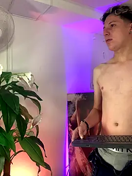 SsexCouplee online show from 11, 11, 2025