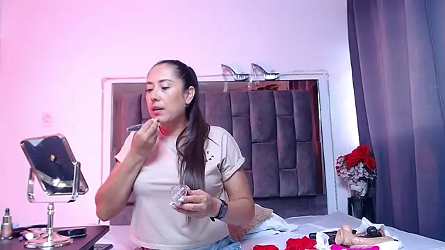 Salmma Milf online show from 30, 4, 2026